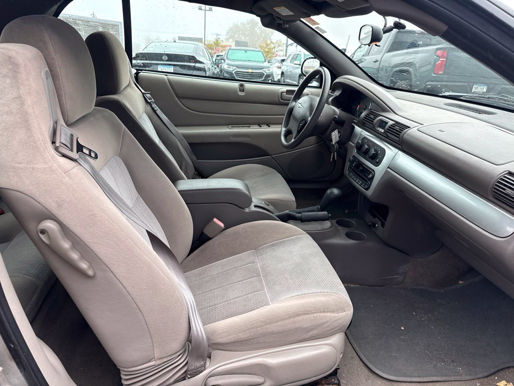 Used 2006 Chrysler Sebring Touring FWD image 25