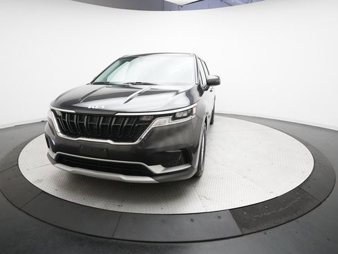 Certified 2024 Kia Carnival LX image 33