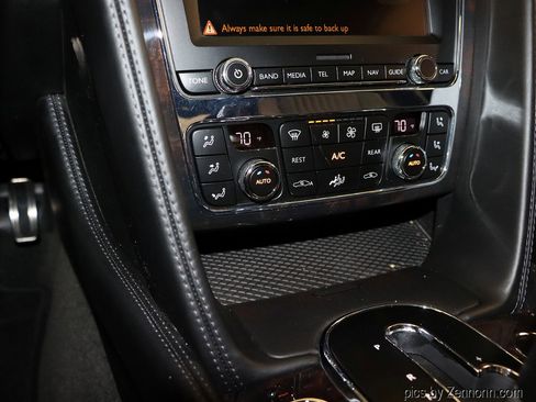 Used 2018 Bentley Flying Spur V8 image 26