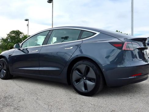 Used 2018 Tesla Model 3 Long Range RWD image 4