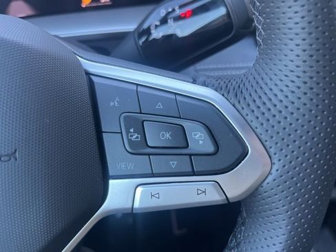 New 2026 Volkswagen Tiguan SE R-Line FWD image 10