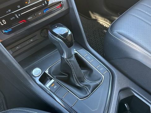Certified 2023 Volkswagen Tiguan SE R-Line image 32