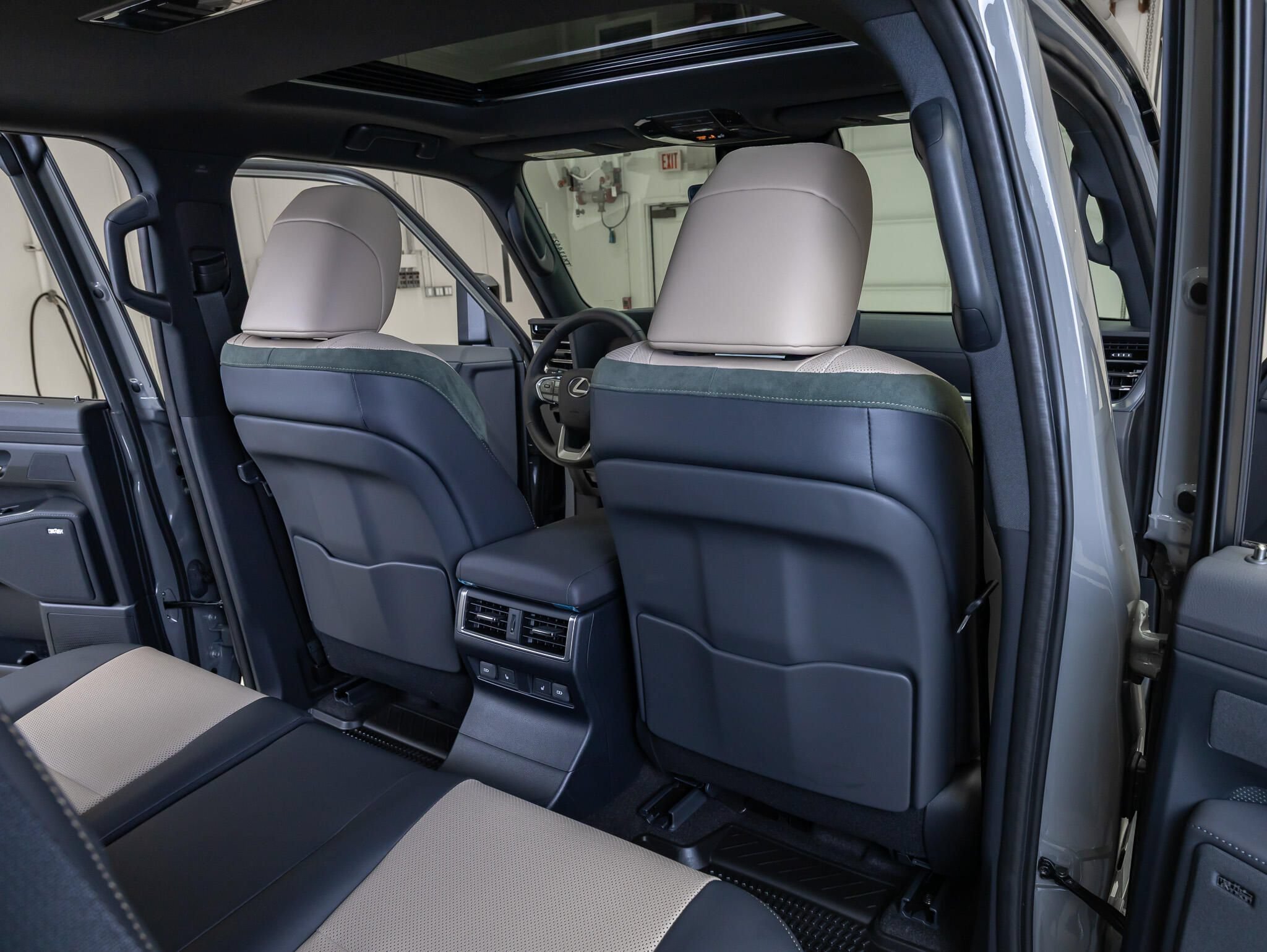 Used 2026 Lexus GX 550 AWD/4WD image 30