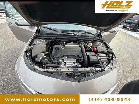 Used 2022 Chevrolet Malibu RS image 31