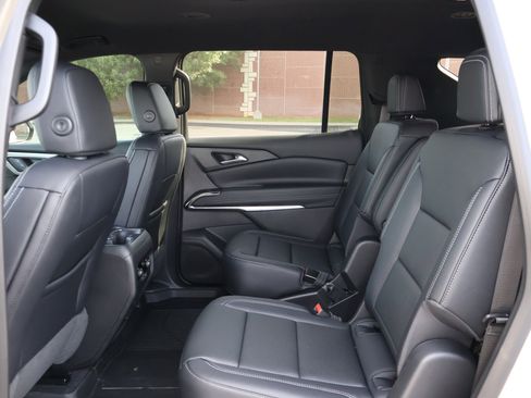 New 2026 Chevrolet Traverse LT w/ Midnight/Sport Edition FWD image 18