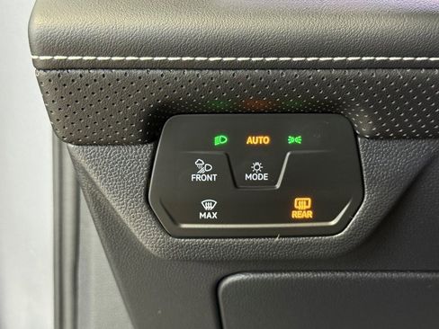 Used 2024 Volkswagen Atlas SEL image 35