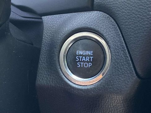 Used 2021 Toyota RAV4 XLE FWD image 31