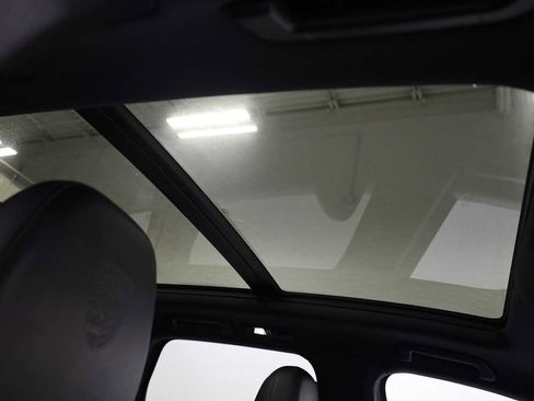 Used 2017 Porsche Cayenne S Platinum image 20