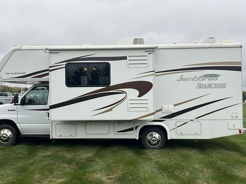 Used 2013 Ford E-450 and Econoline 450 Super Duty w/ Motorhome Prep Pkg image 8