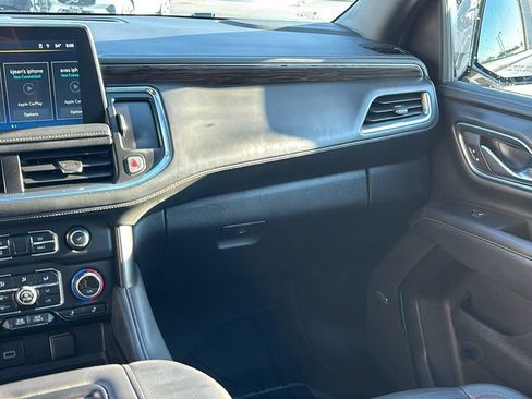 Used 2022 Chevrolet Suburban LT w/ LT Signature Package AWD/4WD image 8