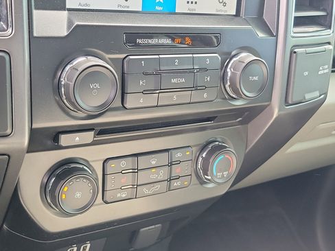 Used 2017 Ford F150 XLT w/ Equipment Group 302A Luxury image 29