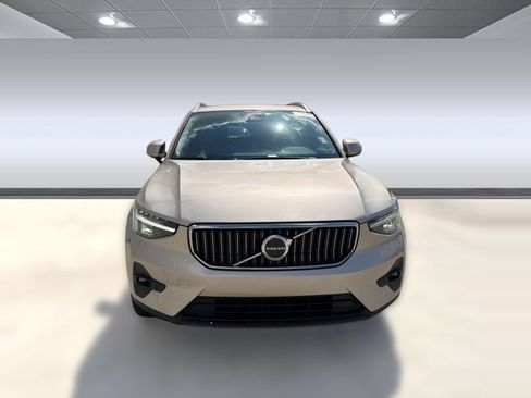 Certified 2023 Volvo XC40 B5 Plus w/ Protection Package Premier AWD/4WD image 6