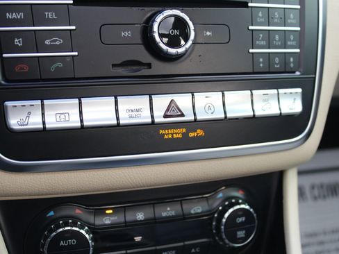 Used 2019 Mercedes-Benz GLA 250 4MATIC image 34