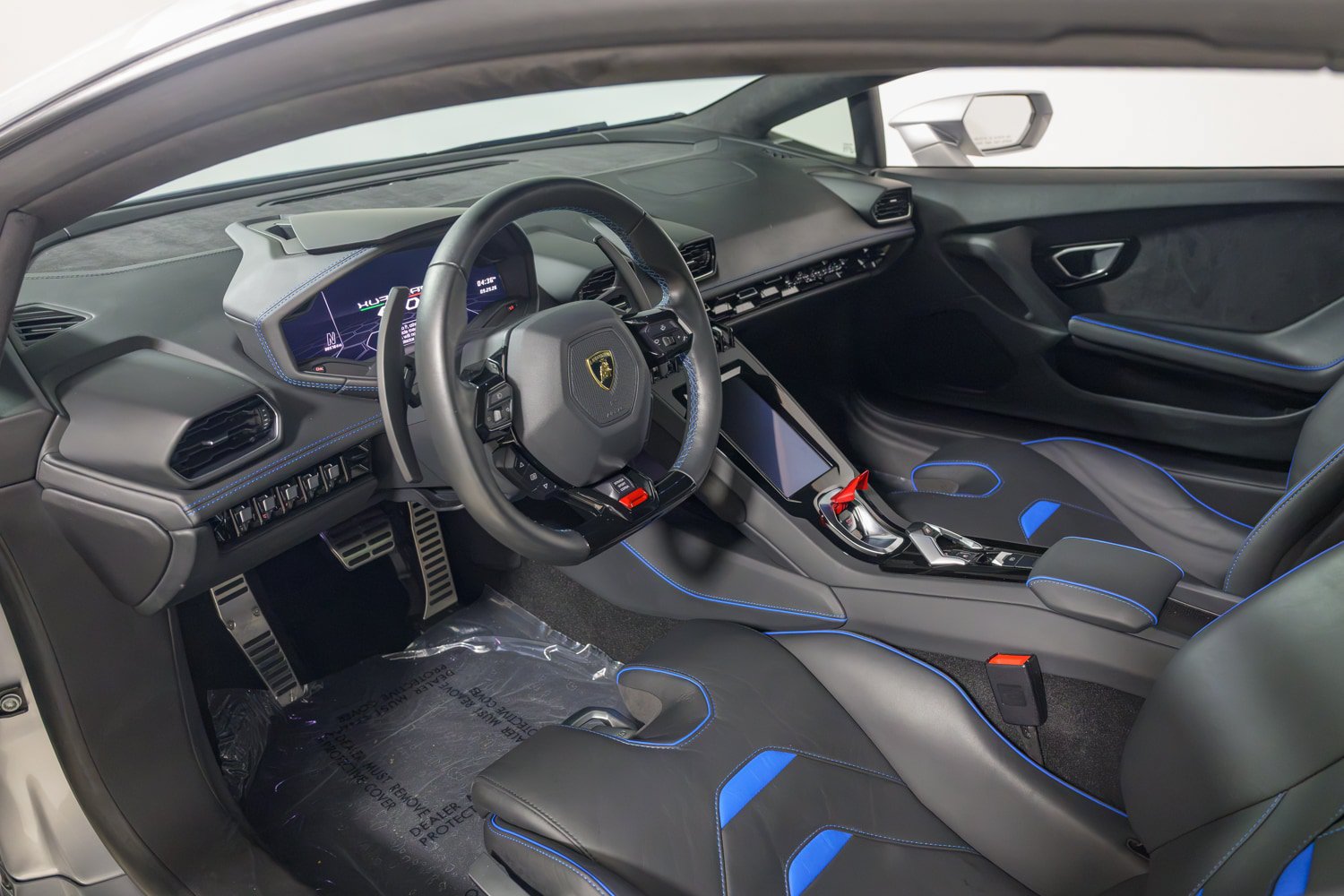 Used 2023 Lamborghini Huracan EVO RWD image 18