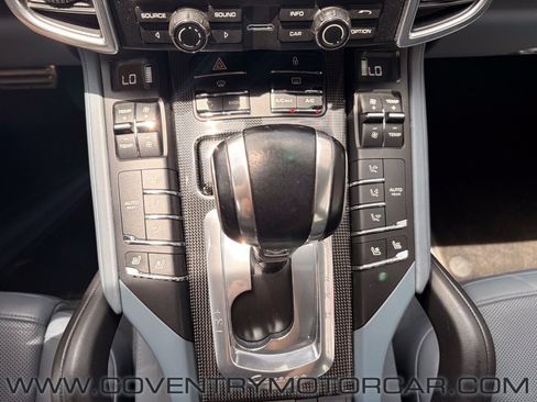 Used 2012 Porsche Cayenne Turbo AWD/4WD image 29