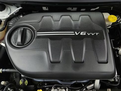 Used 2017 Jeep Cherokee Latitude w/ True North Edition AWD/4WD image 34