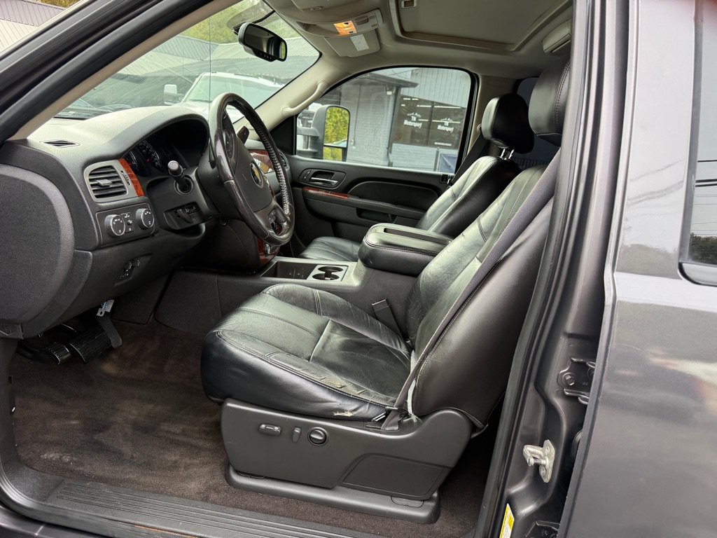 Used 2011 Chevrolet Silverado 3500 LTZ w/ LTZ Plus Package AWD/4WD image 31