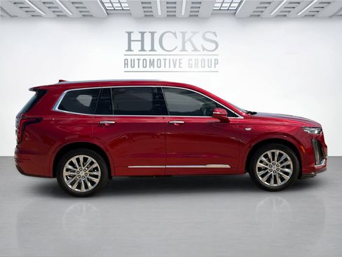 Used 2024 Cadillac XT6 Premium Luxury w/ Technology Package FWD image 4