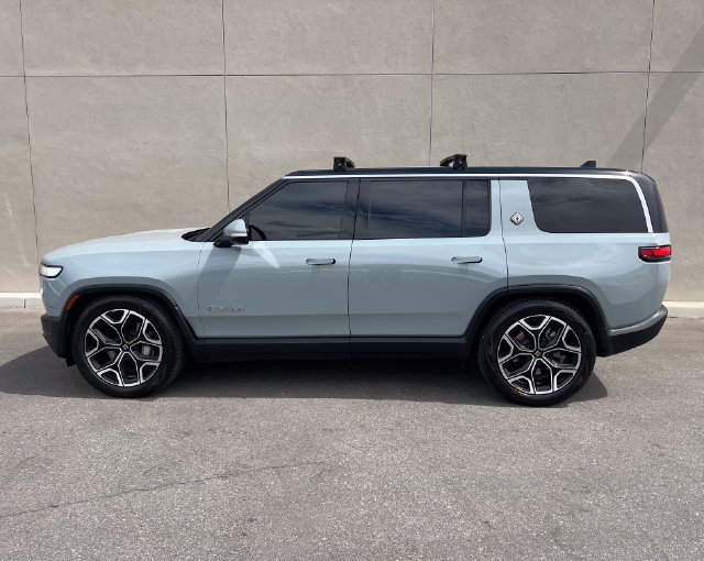 Used 2024 Rivian R1S Adventure Dual AWD/4WD image 4