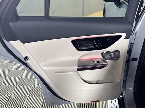 Used 2025 Mercedes-Benz GLC 300 4MATIC image 20