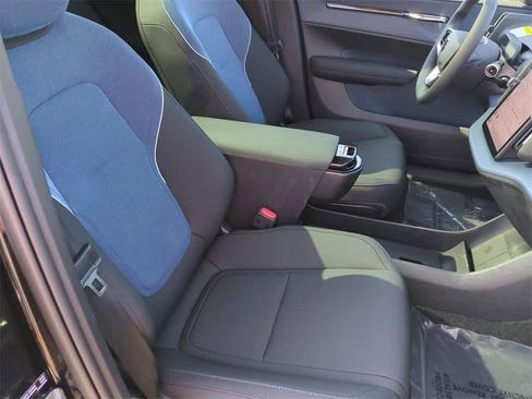 New 2025 Volvo EX30 Plus w/ Protection Package Premier image 21