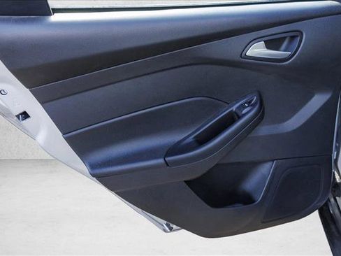 Used 2016 Ford Focus SE image 22