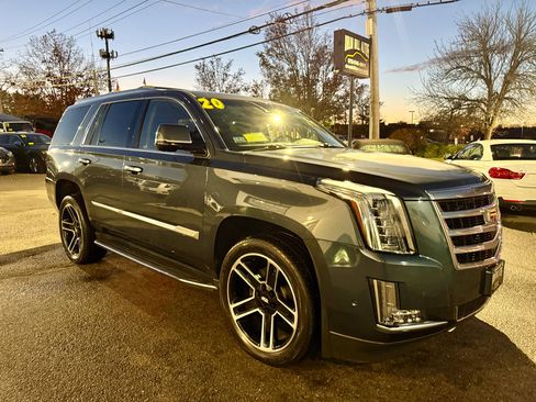 Used 2020 Cadillac Escalade Luxury image 7