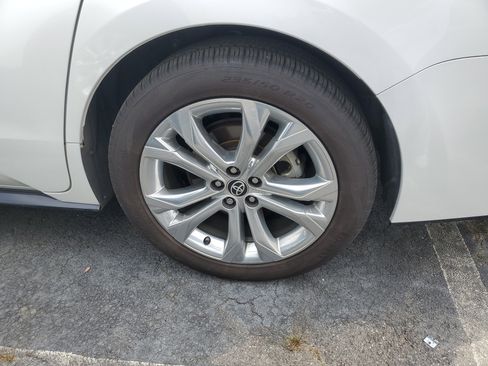 Used 2023 Toyota Sienna Platinum image 6