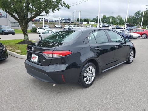 Used 2024 Toyota Corolla LE FWD image 4