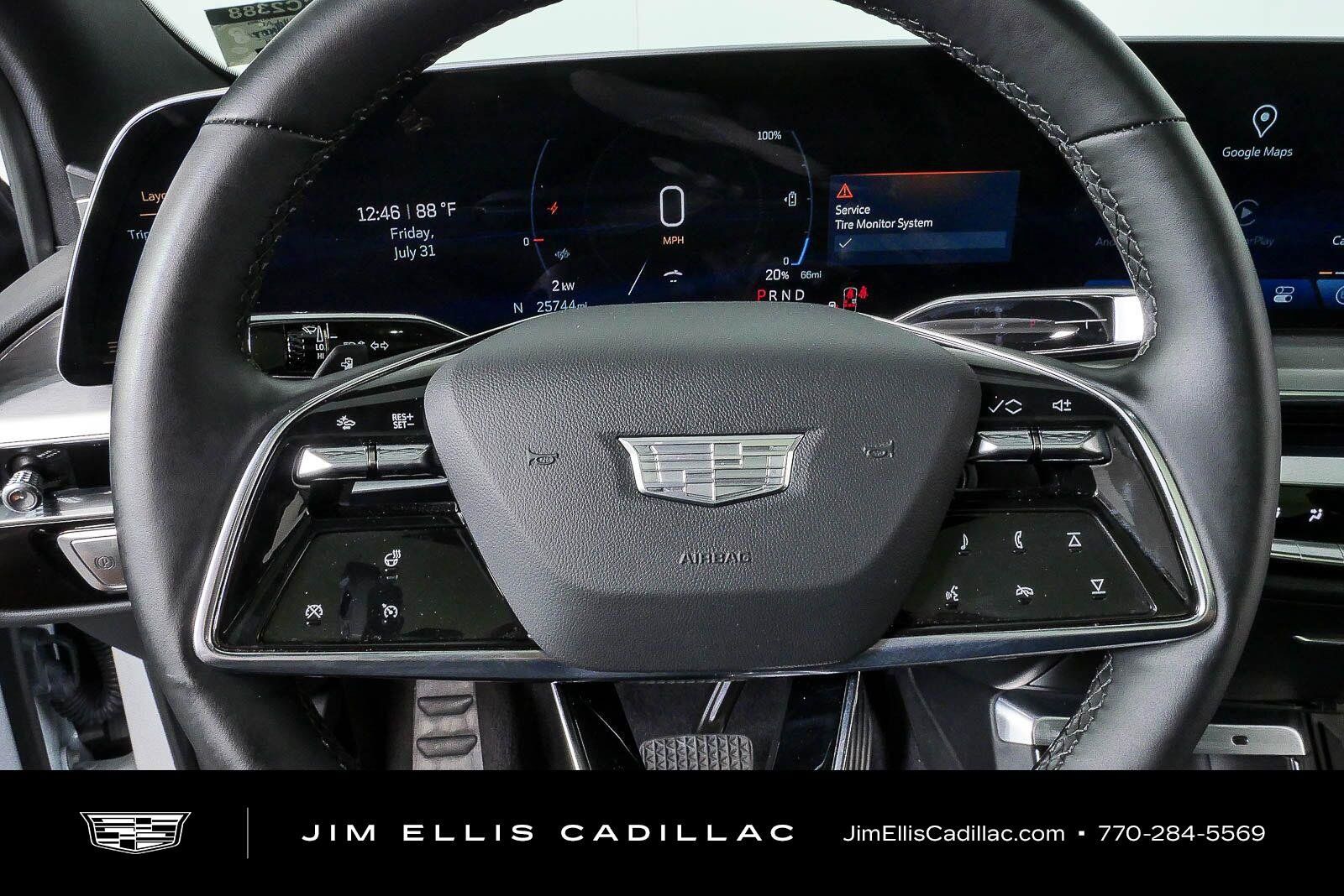 Used 2024 Cadillac Lyriq Luxury AWD/4WD image 8