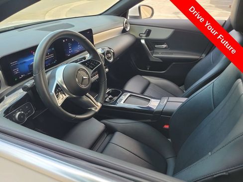 Used 2025 Mercedes-Benz CLA 250 image 3