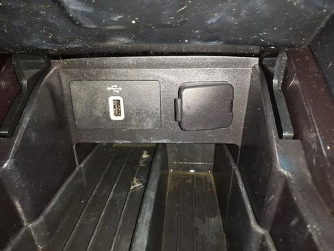 Used 2019 Ford Explorer XLT w/ Equipment Group 202A image 15