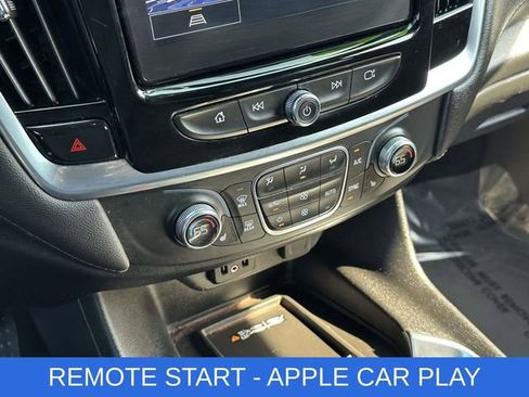 Used 2022 Chevrolet Traverse LT image 6