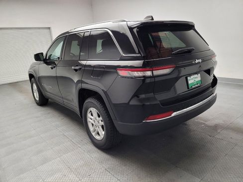 Used 2024 Jeep Grand Cherokee Laredo RWD image 5