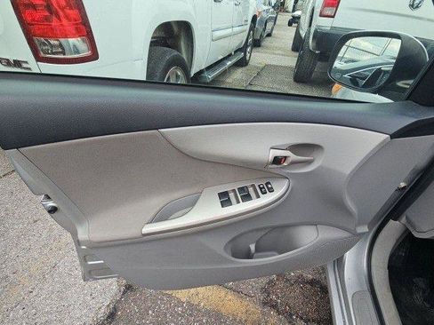 Used 2011 Toyota Corolla LE FWD image 5