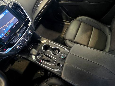Used 2023 Chevrolet Traverse High Country AWD/4WD image 36