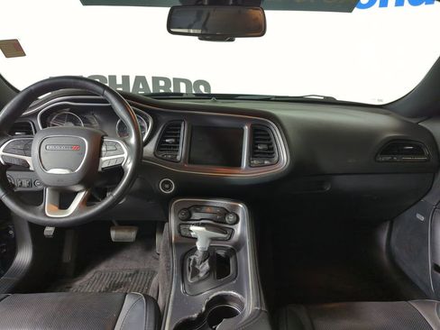 Used 2016 Dodge Challenger SXT Plus image 10