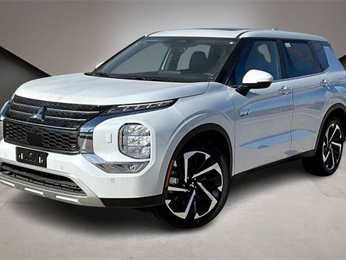 New 2025 Mitsubishi Outlander SE image 1