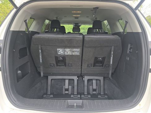 Used 2024 Kia Carnival SX FWD image 15
