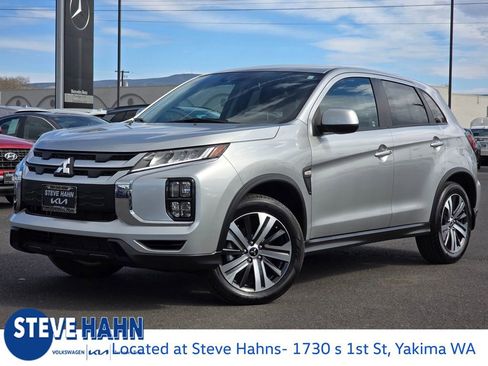 Used 2025 Mitsubishi Outlander Sport SE image 1