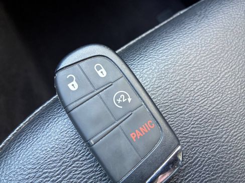 Used 2025 Jeep Compass Limited AWD/4WD image 25