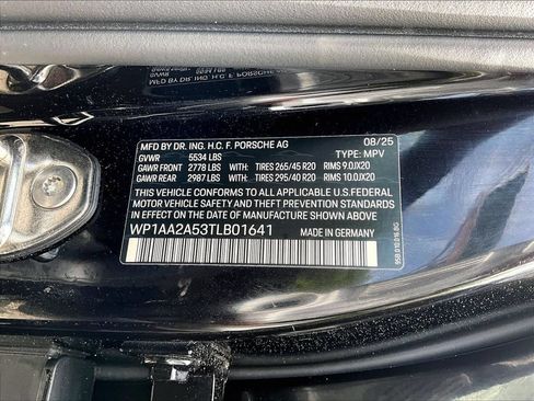 Used 2026 Porsche Macan AWD/4WD image 35
