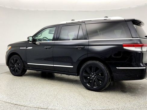 Used 2022 Lincoln Navigator Reserve image 7