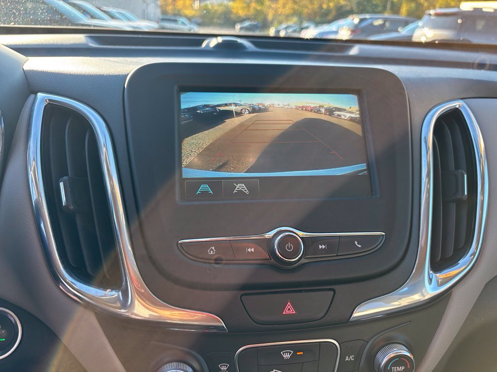 Used 2018 Chevrolet Equinox LT FWD image 19