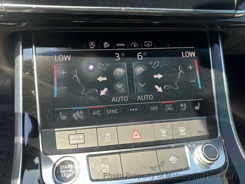 Used 2022 Audi Q8 Premium Plus AWD/4WD image 18