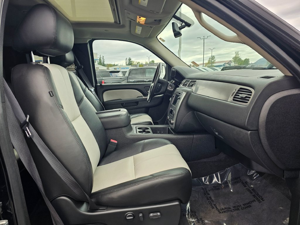 Used 2010 GMC Sierra 1500 SLT w/ All-Terrain Package AWD/4WD image 10