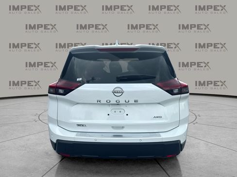 Used 2026 Nissan Rogue SV AWD/4WD image 4