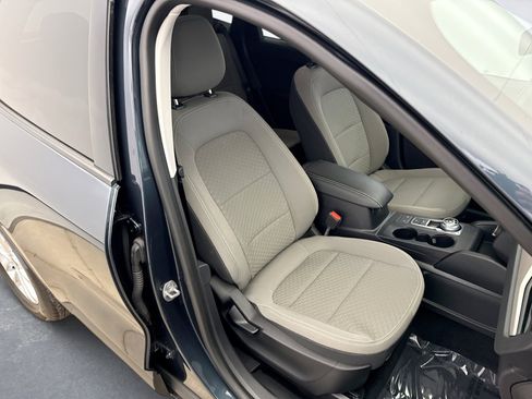 Used 2022 Ford Escape SE image 16