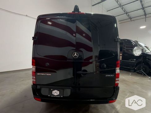 Used 2018 Mercedes-Benz Sprinter 2500 image 10