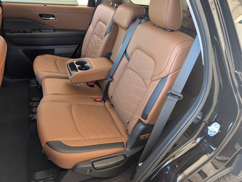 Used 2025 Nissan Pathfinder Platinum w/ Cargo Package FWD image 19